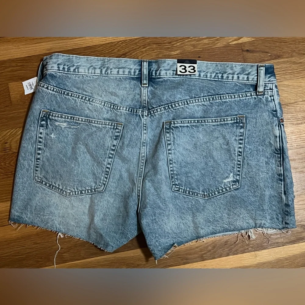 GAP Classic Blue Denim Shorts - Picture 2 of 4